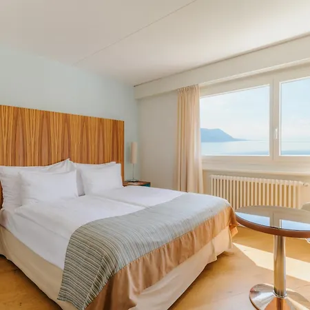 Mona Montreux