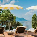 Mona Montreux