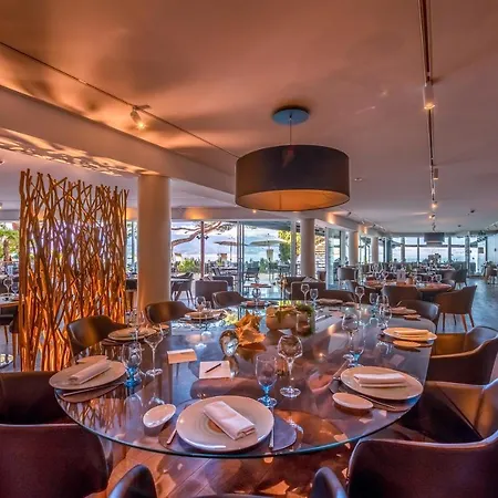 Hotel Mona