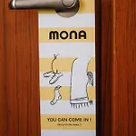 Mona 4*